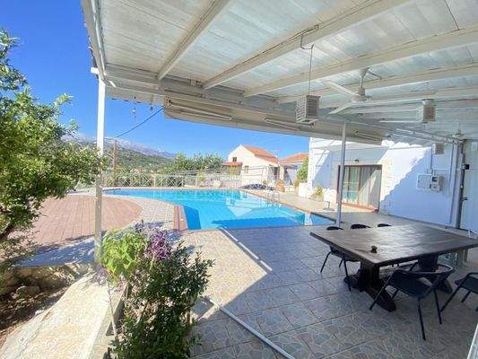 Schöne Villa mit einem separaten zweiten Haus zum Verkauf in Gavalochori