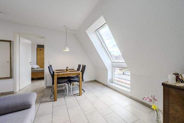 Lichtdurchfluteter Wohn-/Essbereich