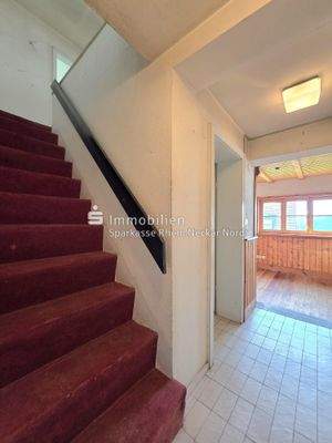 Treppenanlage zum OG