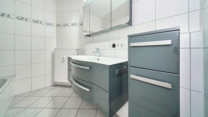 bestens ausgestattet Stauraumwunder im Bad