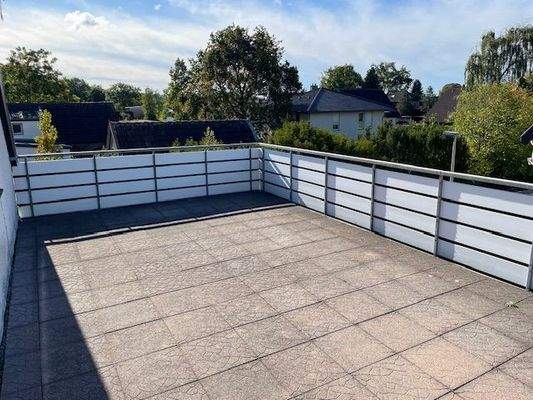 große Dachterrasse