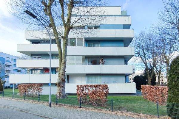 im Erdgeschoss rechts