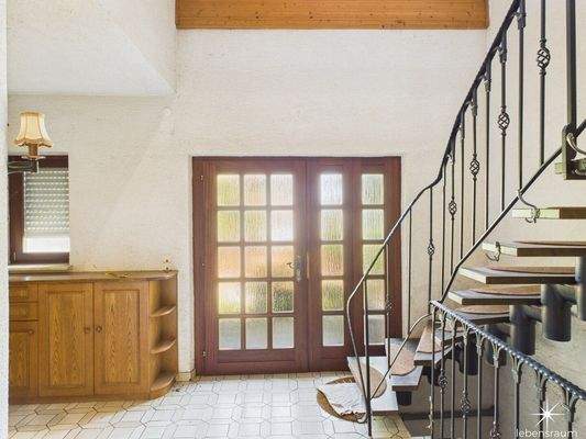 Eingangsbereich Richtung Eingangstür