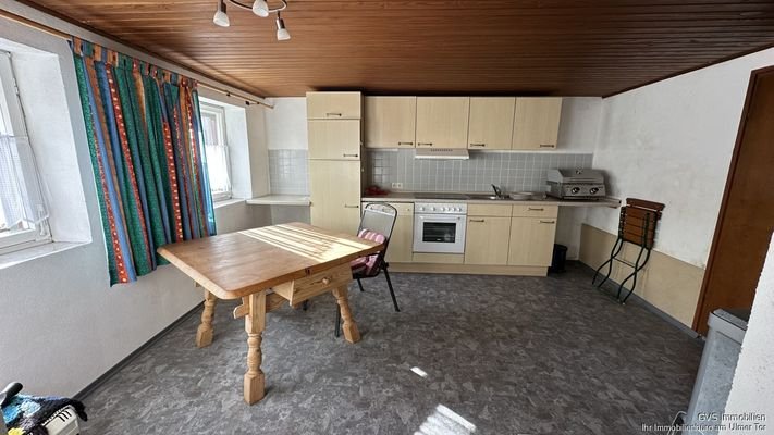 Essküche-Haus links