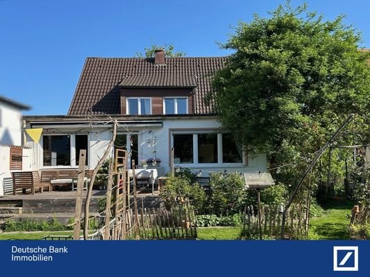 Hausansicht Garten (2)