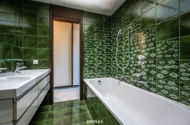 Bad | Blick ins Vorzimmer