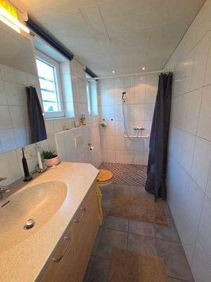 Badezimmer Einliegerwohnung.jpg