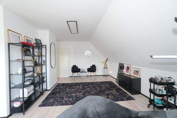 Wohn- und Essbereich (aktuell Arbeitszimmer) 2 OG