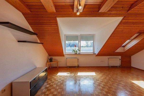 Atelier oder Wohnbereich DG