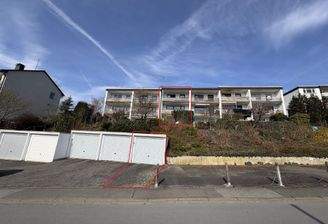 Garage mit Stellplatz