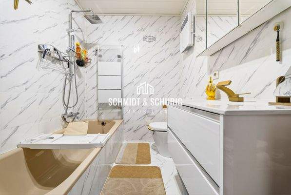 Badezimmer / Dachgeschoss