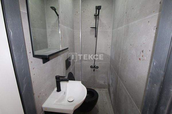 Renovated Building 600 Meters from the Sea in Fatih
