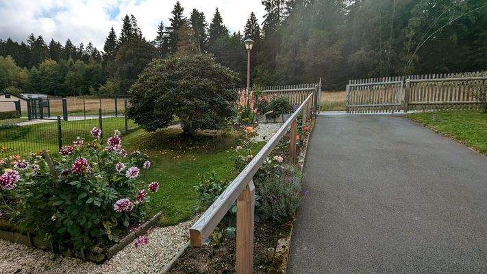 Zufahrt von der Straße 