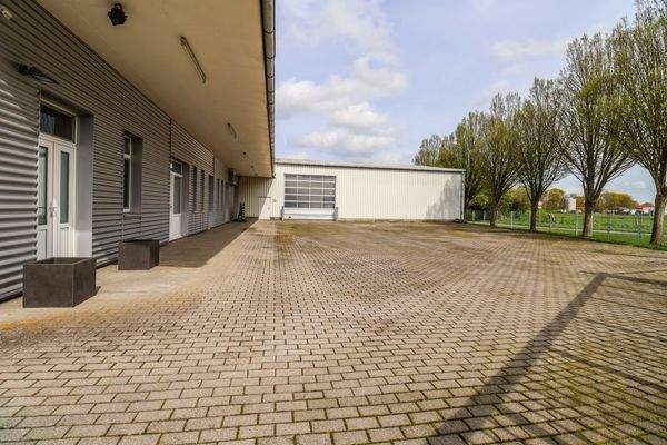 Gewerbeobjekt - Außenansicht 3