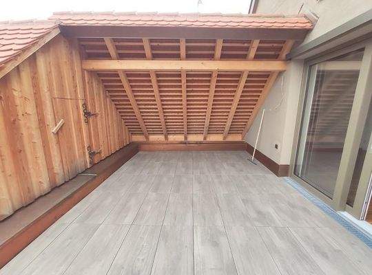 Teilweise überdachte Terrasse Bild 2