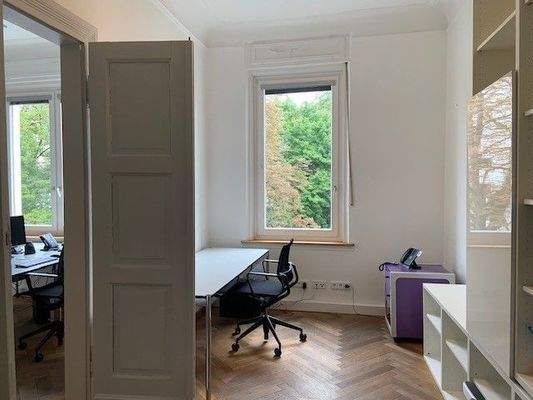 Arbeitsraum 2 - mit Durchgangstür.jpg