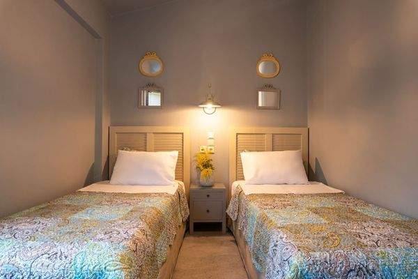 singles bedroom apt 5.jpg