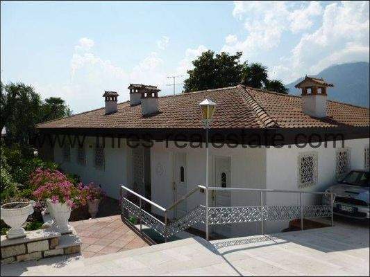 6536pi_Malcesinei_19_Villa_Haus_Immobilienkauf_Gar