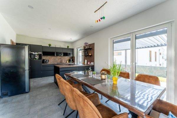 offener Ess- u. Küchenbereich