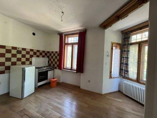 Brixen-Villa-Altbau-Stadtnah-Bressanone-Rienzdamm-