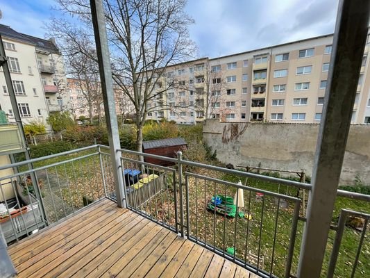 Balkon mit Blick in Innenhof