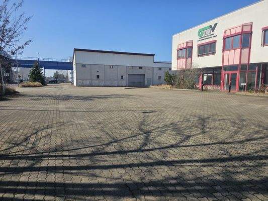 Außenansicht Parkplatz.jpeg