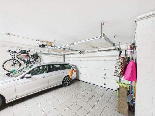 CAM03784G0-PR0100-STILL040