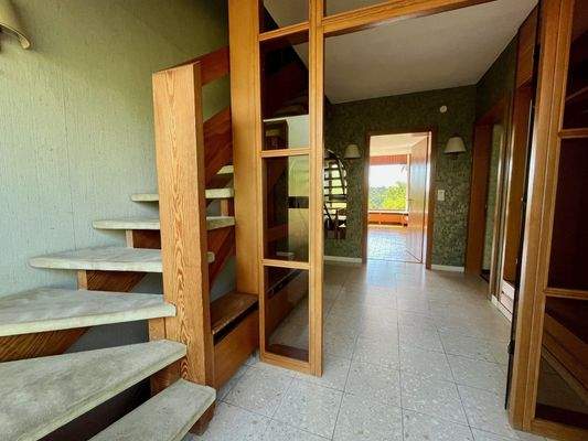 Eingangsbereich und Treppenhaus