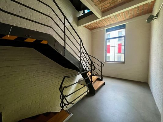 Gepflegtes Treppenhaus im Loft-Stil