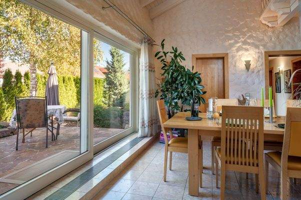 Esszimmer mit Terrasse