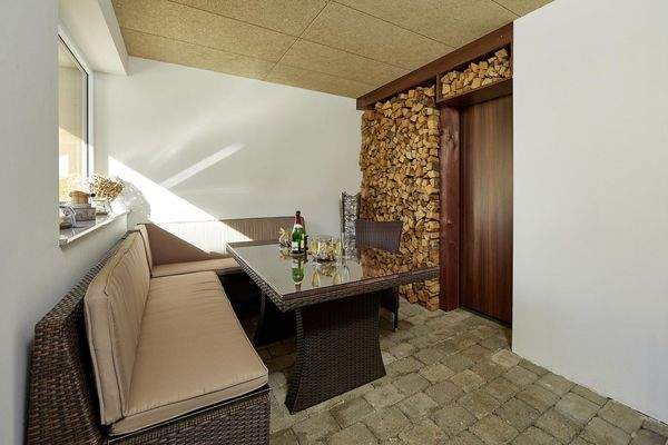 Partyraum im Poolbereich