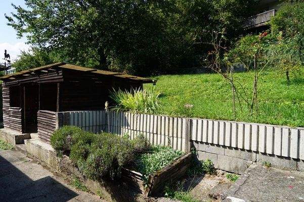 Gartenhaus dahinter Ebene Garten