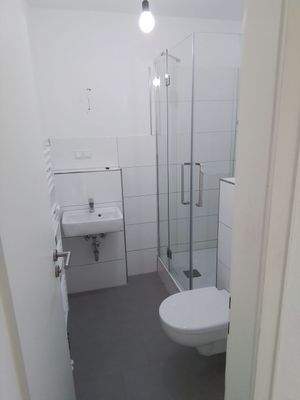 Modernes Badezimmer