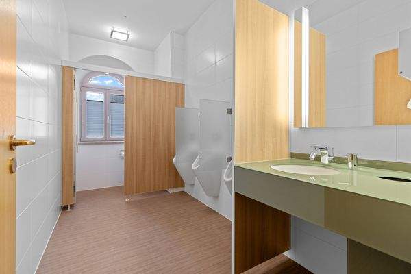 "Das Idyll" - Blick in das Herren WC