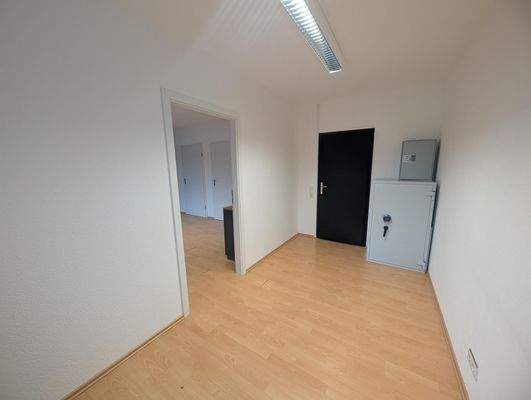 Eingangsbüro (3).jpg