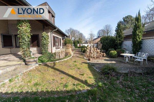 LYD 3692 - 37 Garten