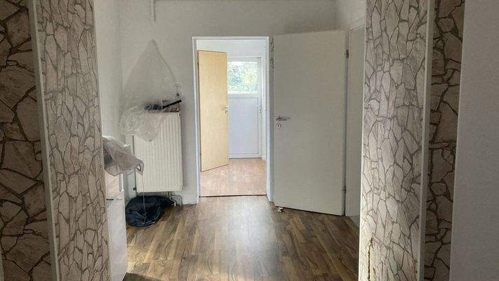 Flur mit Blick in Veranda