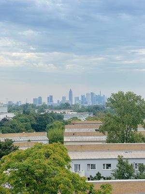 Skyline mit Naturblick