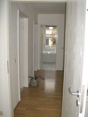 Blick vom WZ bis zum Bad (ähnl. WE im Haus)
