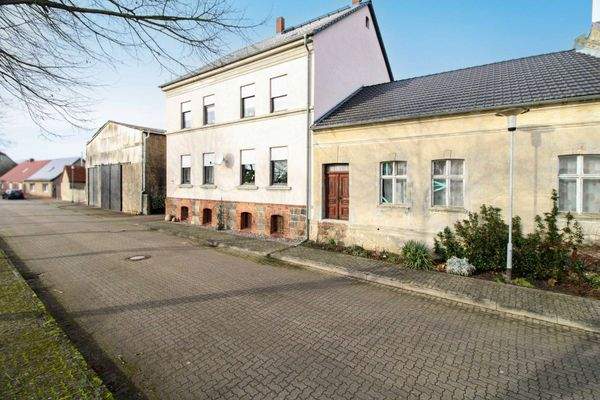 Straßenansicht beider Häuser