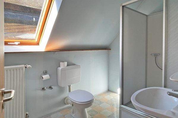 Bad im Dachgeschoss