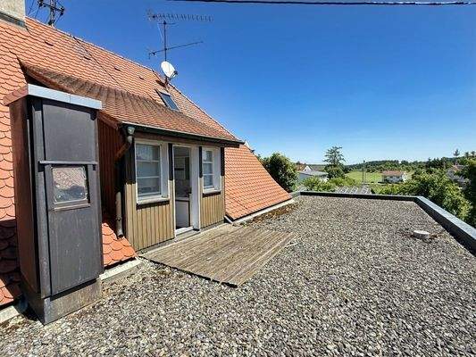 Sonnige Dachterrasse und erneuertes Dach