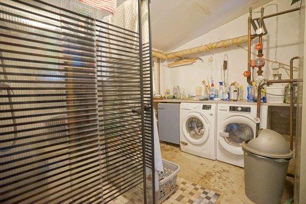 HWR mit WC und Dusche