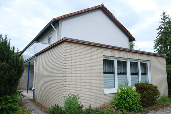 Seitenansicht mit Anbau