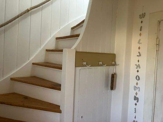 Treppe ins DG links.jpg