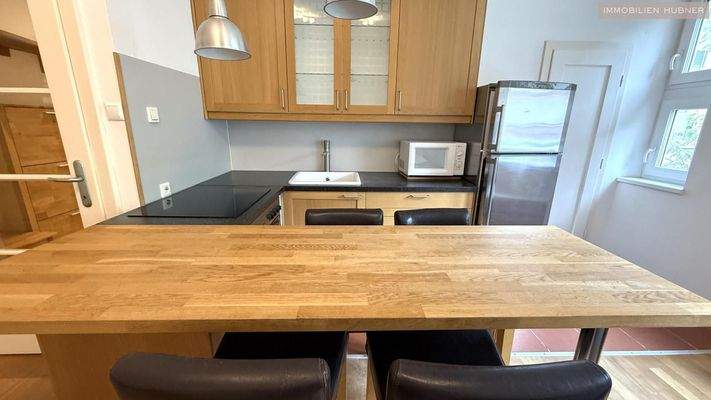 Küche mit Bartresen