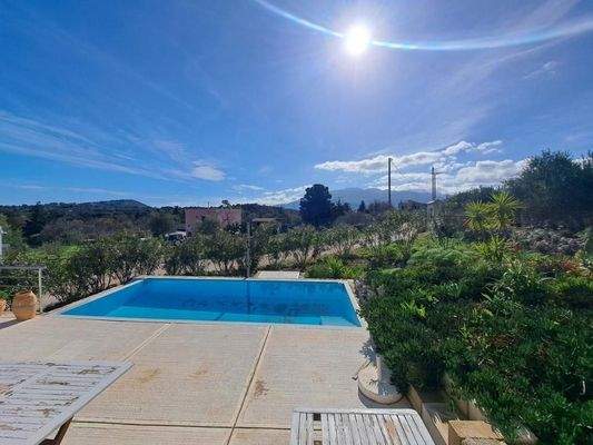 Kreta – Modernes Neubauhaus mit privatem Pool und Bergblick
