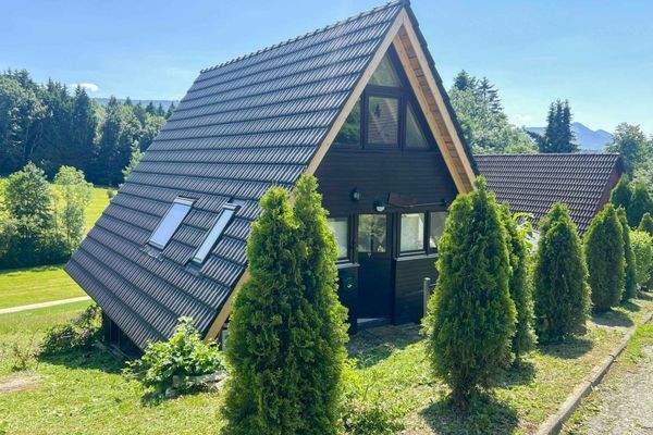 Hausansicht Nord-Seite Sommer