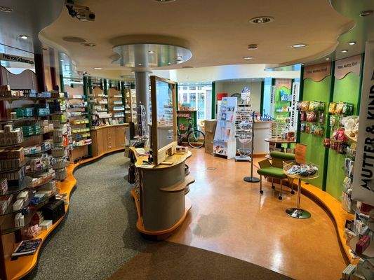 große Verkaufs-/ Ladenfläche