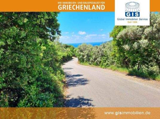 Zugang über asphaltierte Straße